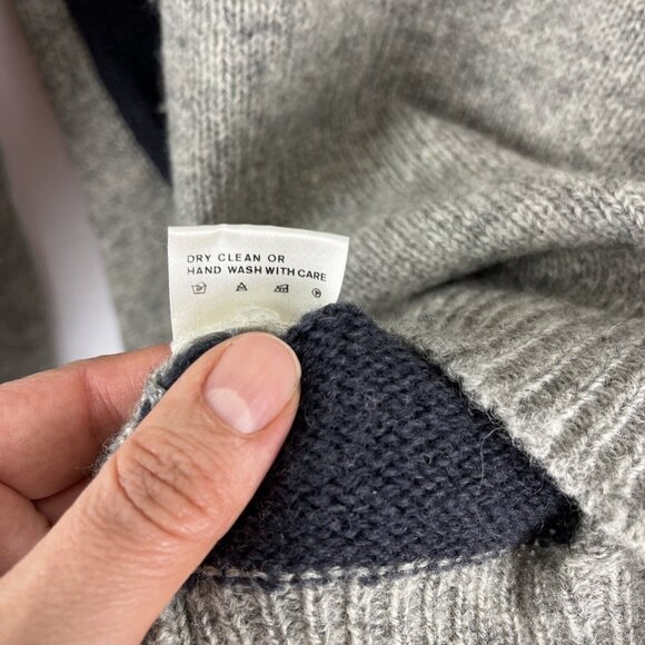 Crocodile Shetland-Wool Block-Colour V-Neck Mens Sweater Size S - Picture 3 of 8